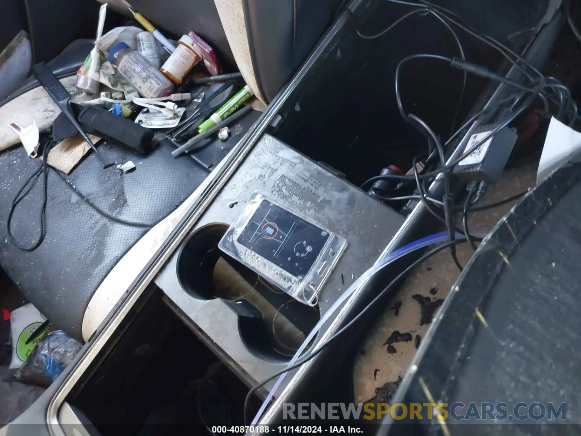 11 Photograph of a damaged car 7SAYGDEF4NF460647 TESLA MODEL Y 2022