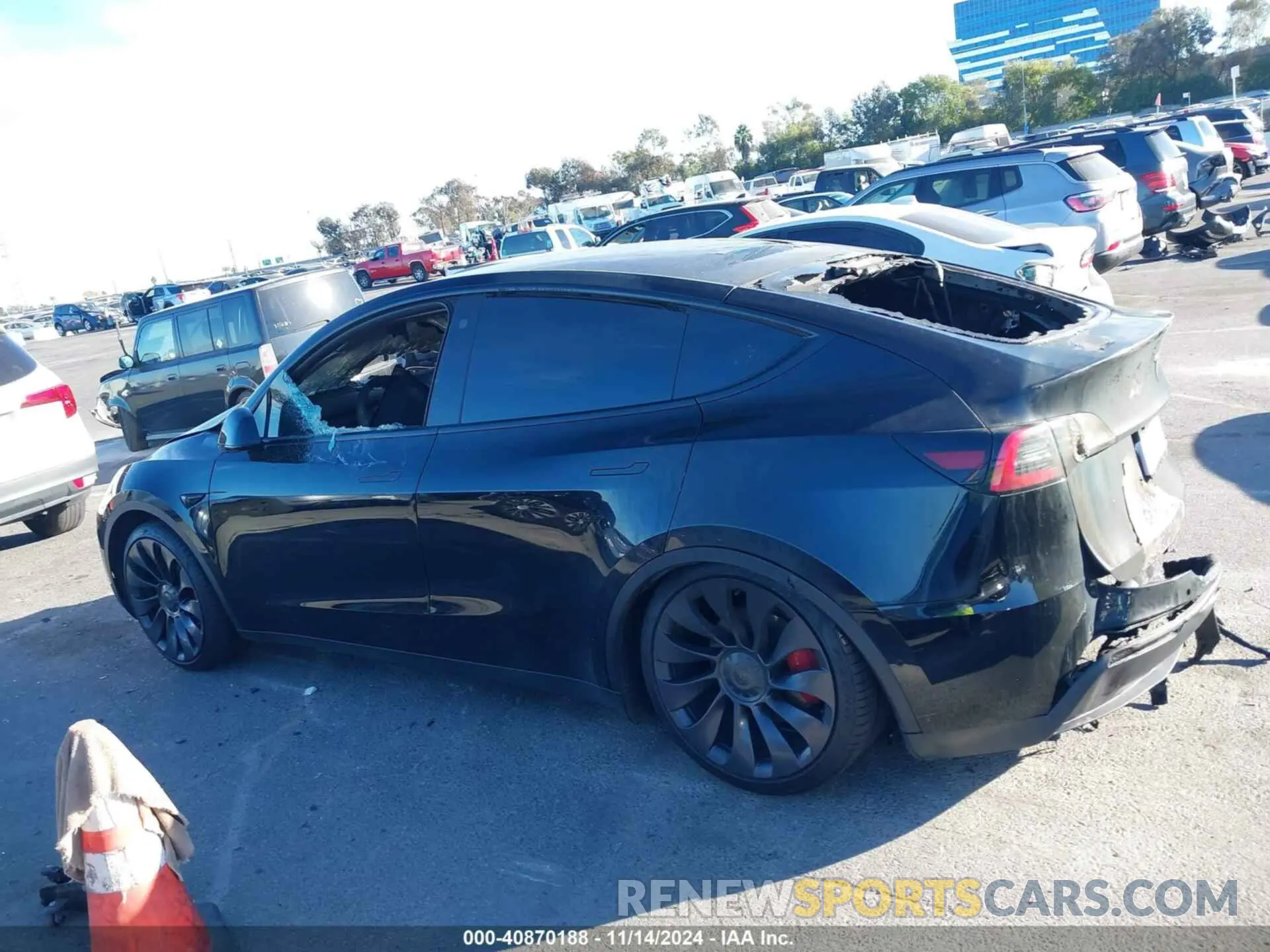 14 Photograph of a damaged car 7SAYGDEF4NF460647 TESLA MODEL Y 2022