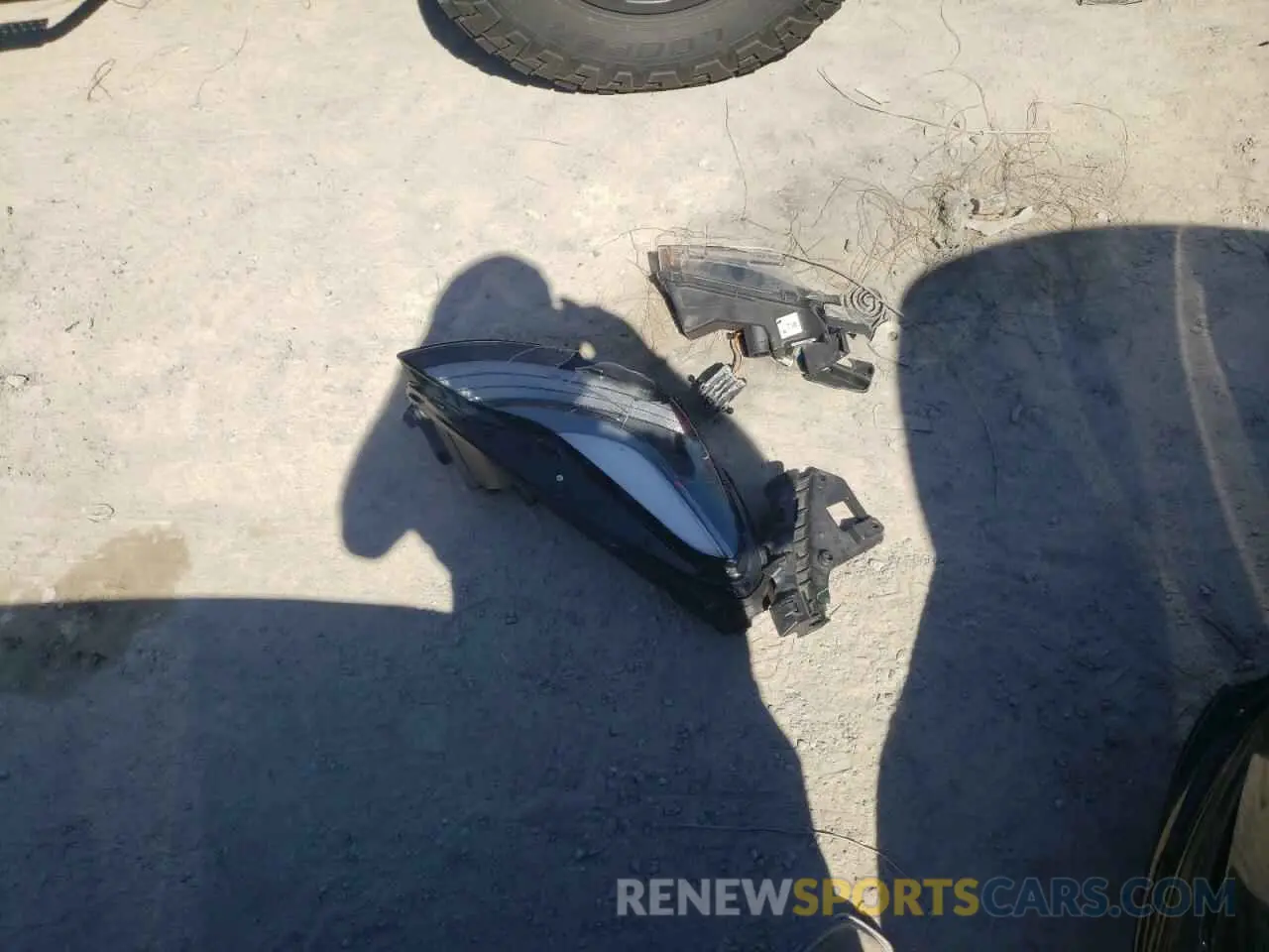 13 Photograph of a damaged car 7SAYGDEF4NF495138 TESLA MODEL Y 2022