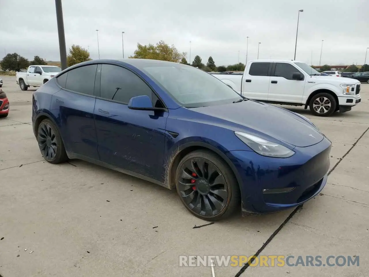 4 Photograph of a damaged car 7SAYGDEF4NF509913 TESLA MODEL Y 2022