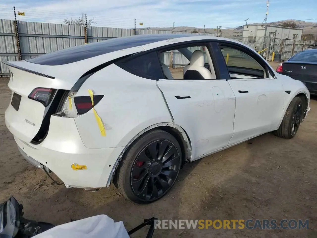 3 Photograph of a damaged car 7SAYGDEF4NF511189 TESLA MODEL Y 2022
