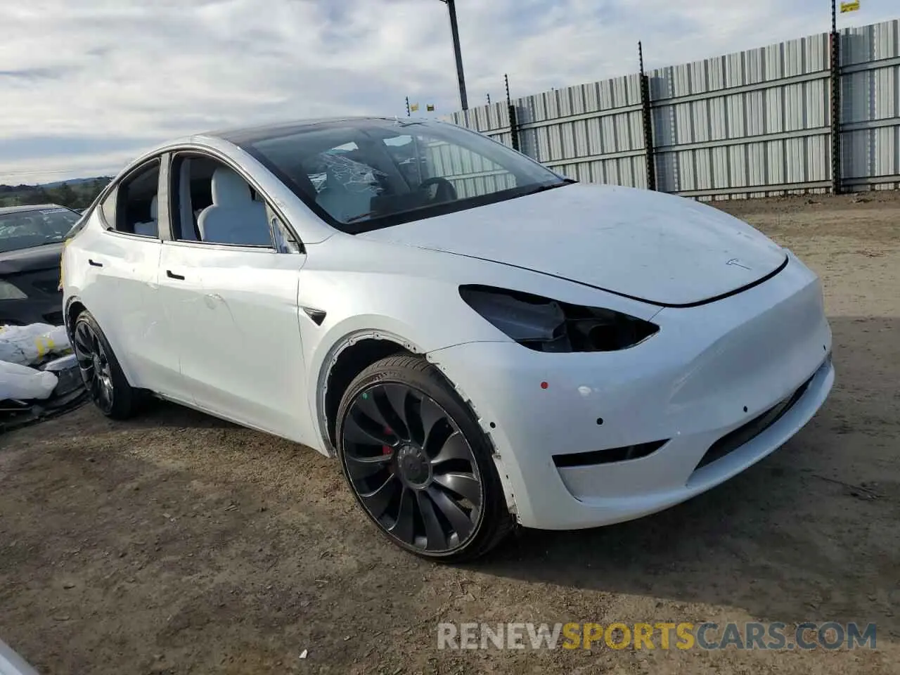 4 Photograph of a damaged car 7SAYGDEF4NF511189 TESLA MODEL Y 2022