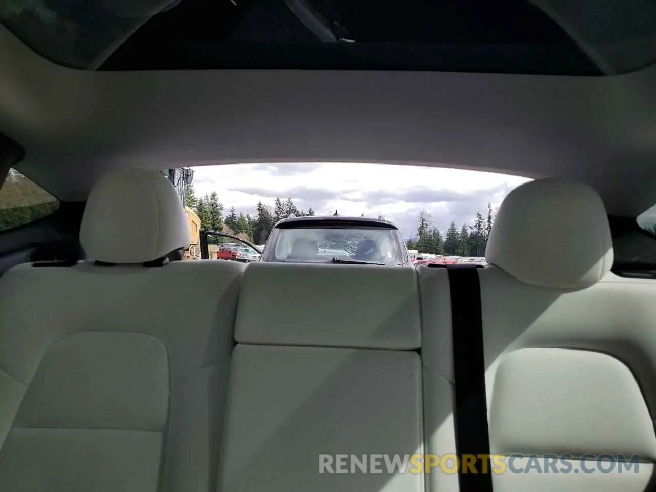 10 Photograph of a damaged car 7SAYGDEF4NF518109 TESLA MODEL Y 2022