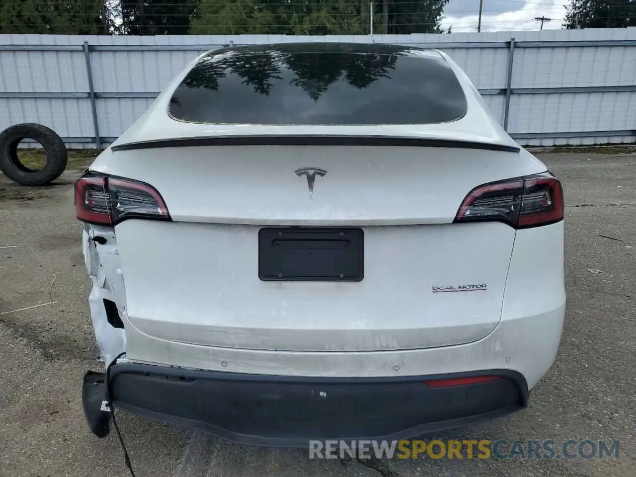 6 Photograph of a damaged car 7SAYGDEF4NF518109 TESLA MODEL Y 2022