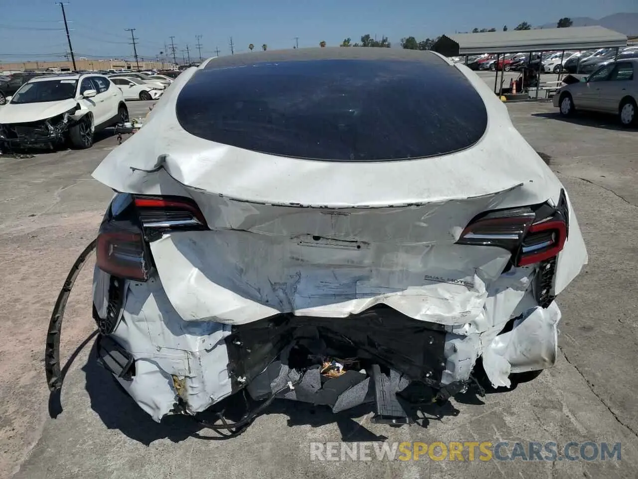 6 Photograph of a damaged car 7SAYGDEF4NF539011 TESLA MODEL Y 2022