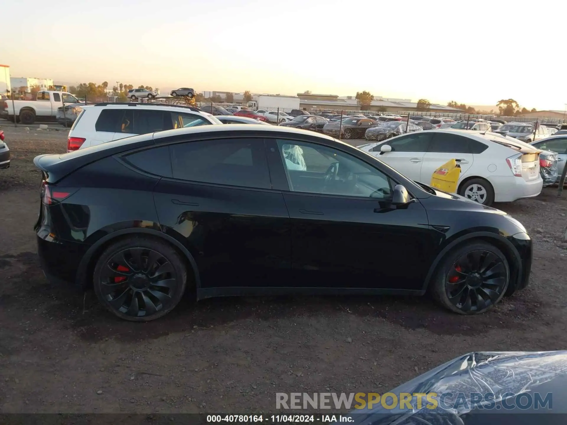 13 Photograph of a damaged car 7SAYGDEF4NF546427 TESLA MODEL Y 2022