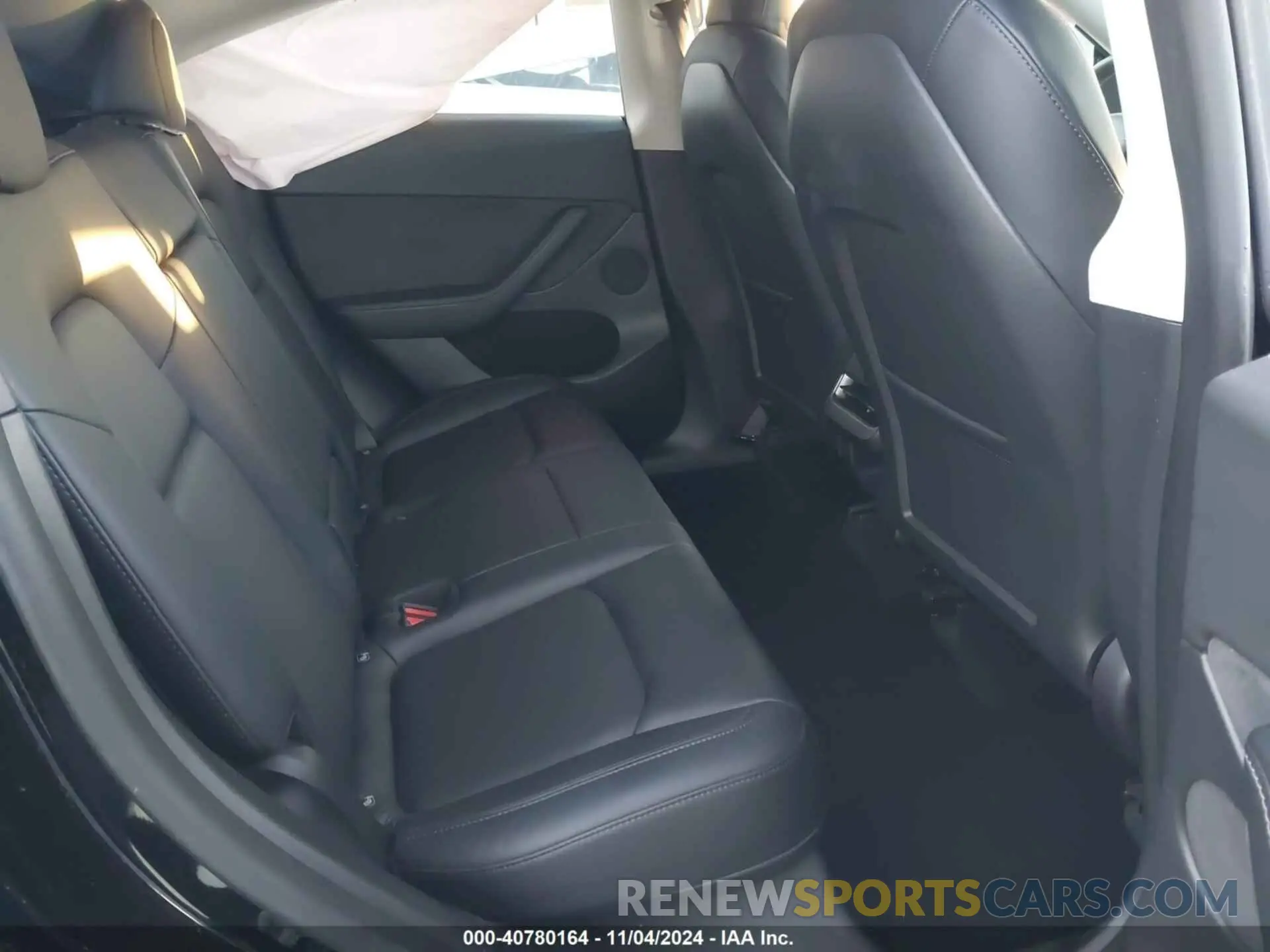 8 Photograph of a damaged car 7SAYGDEF4NF546427 TESLA MODEL Y 2022