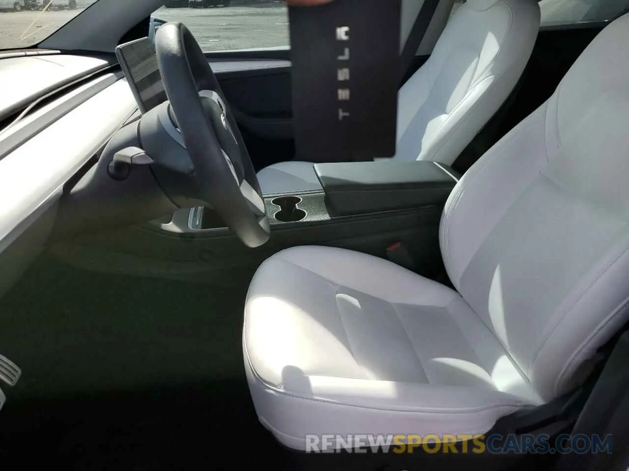 7 Photograph of a damaged car 7SAYGDEF4NF561378 TESLA MODEL Y 2022