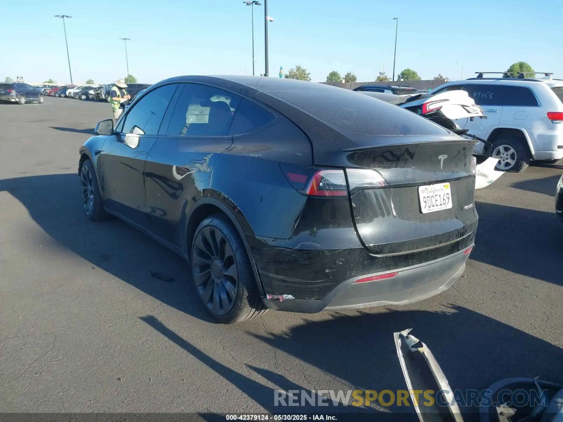 3 Photograph of a damaged car 7SAYGDEF4NF564975 TESLA MODEL Y 2022