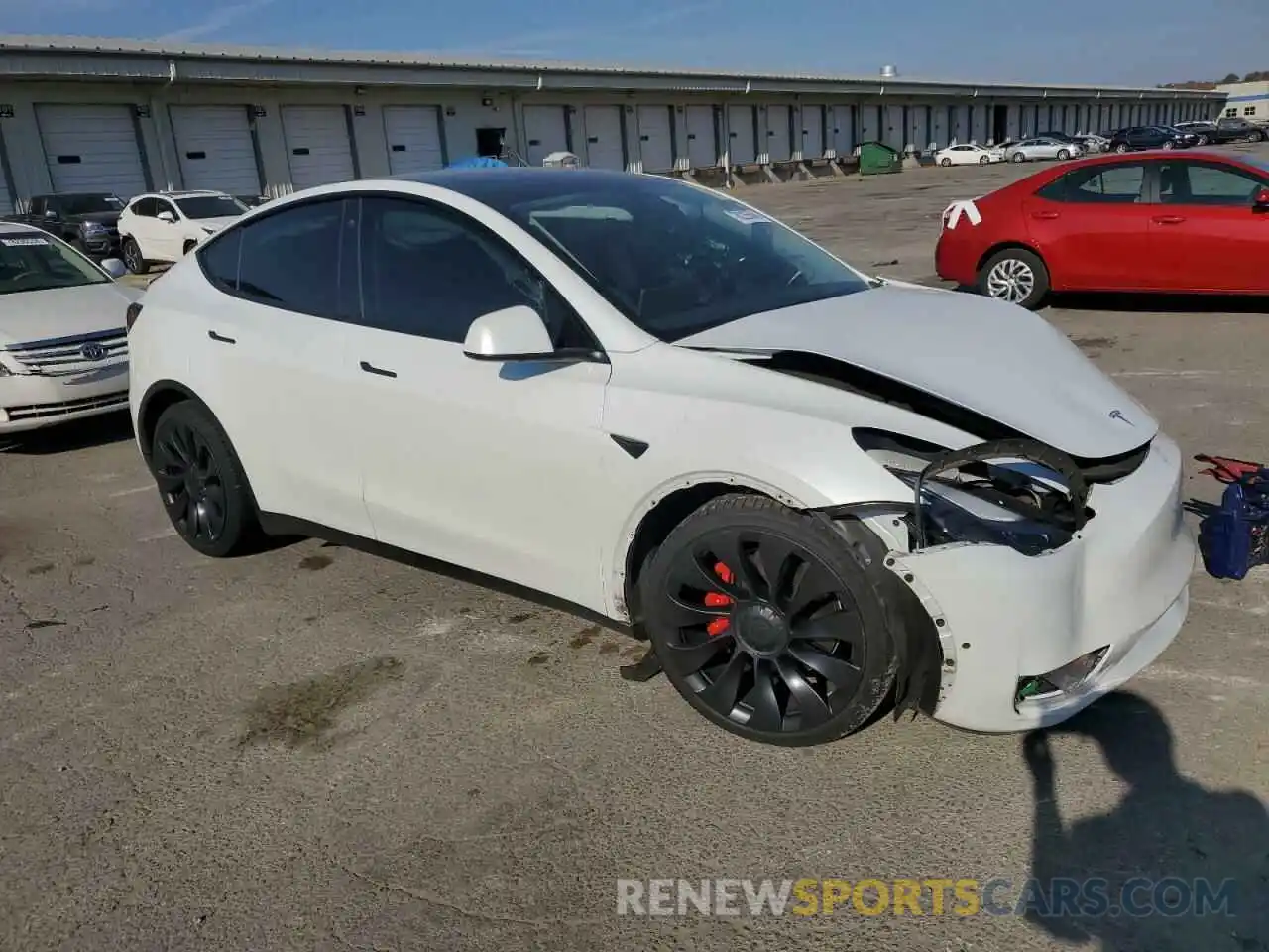 4 Photograph of a damaged car 7SAYGDEF5NF313270 TESLA MODEL Y 2022