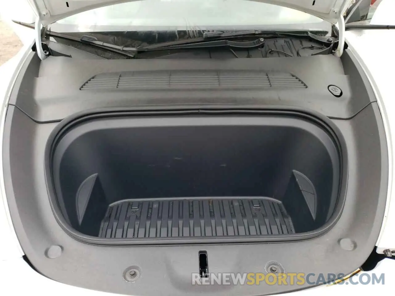 11 Photograph of a damaged car 7SAYGDEF5NF317884 TESLA MODEL Y 2022