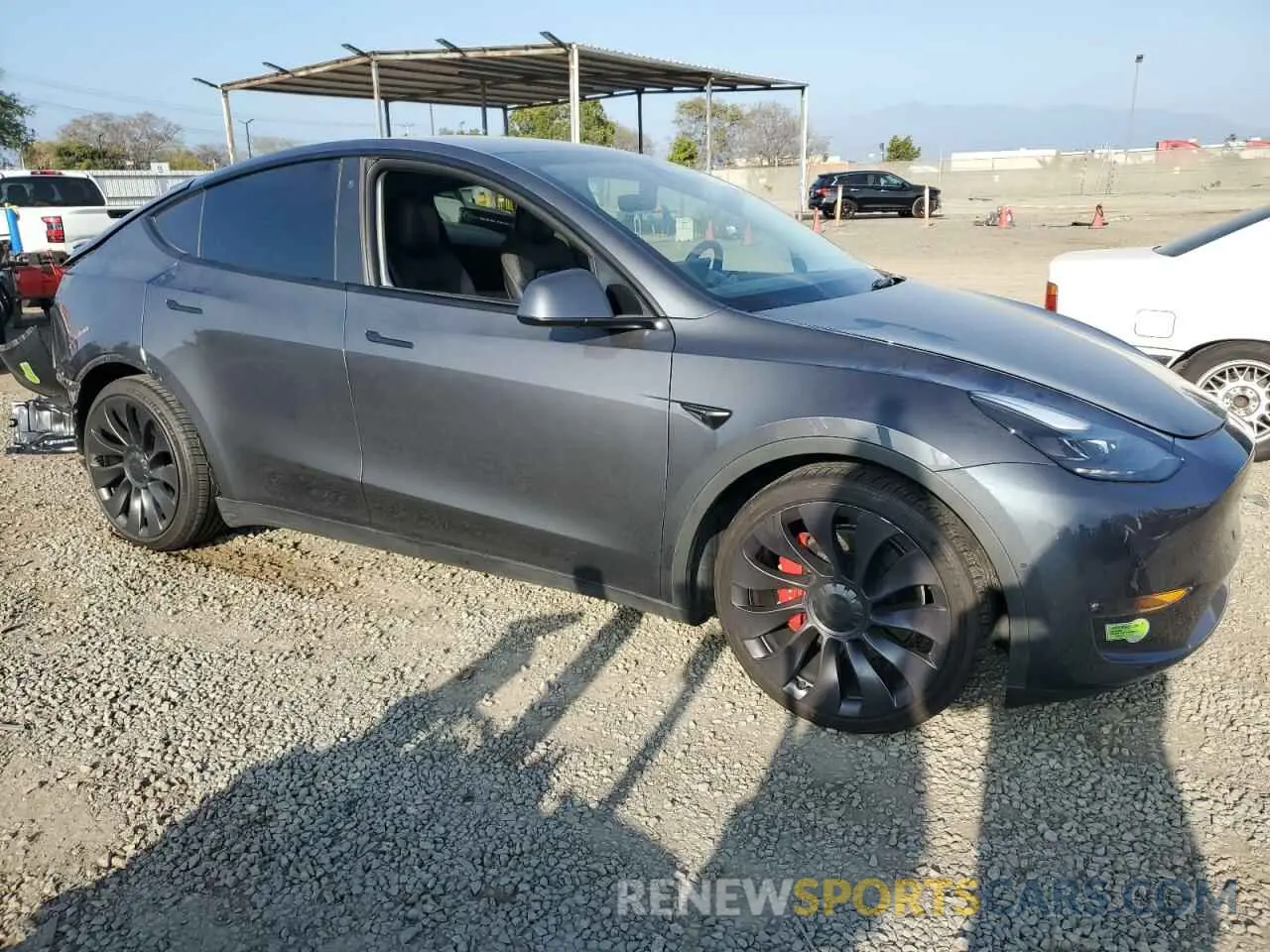 4 Photograph of a damaged car 7SAYGDEF5NF343093 TESLA MODEL Y 2022