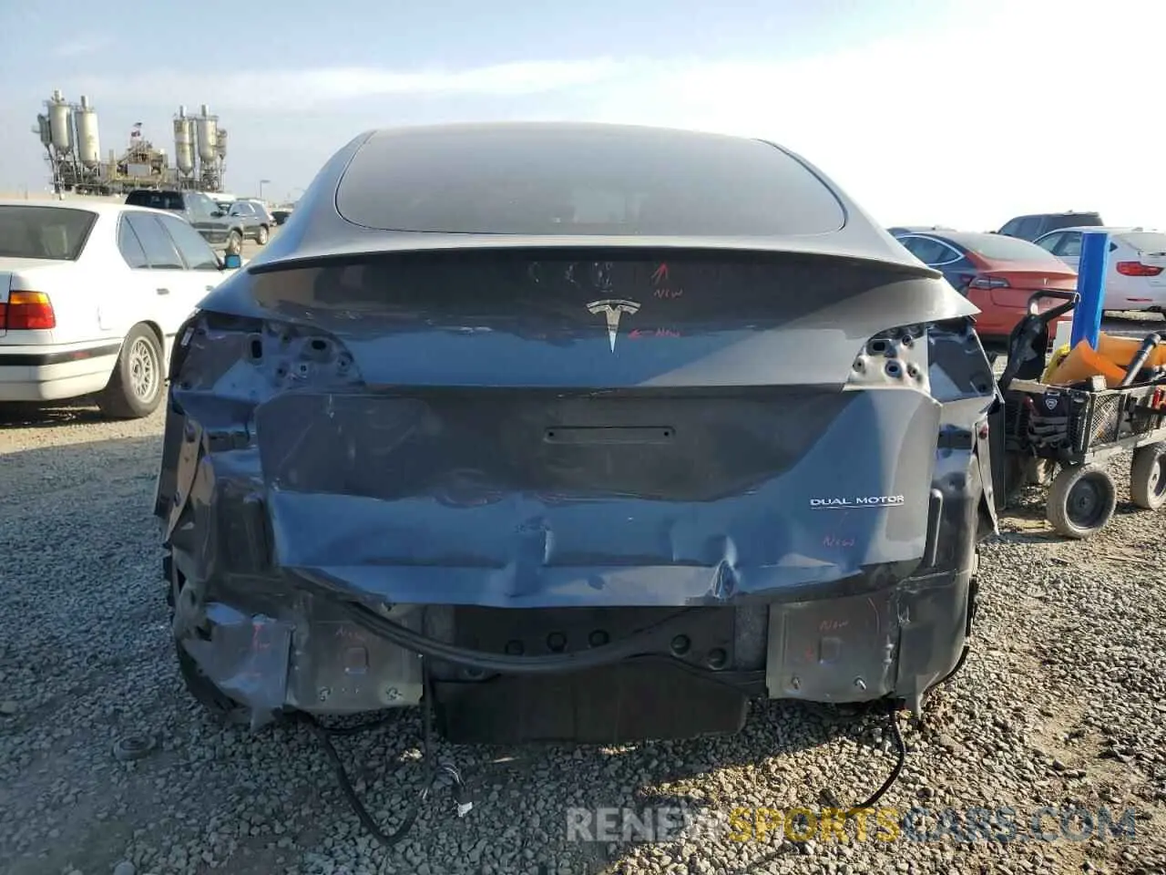 6 Photograph of a damaged car 7SAYGDEF5NF343093 TESLA MODEL Y 2022