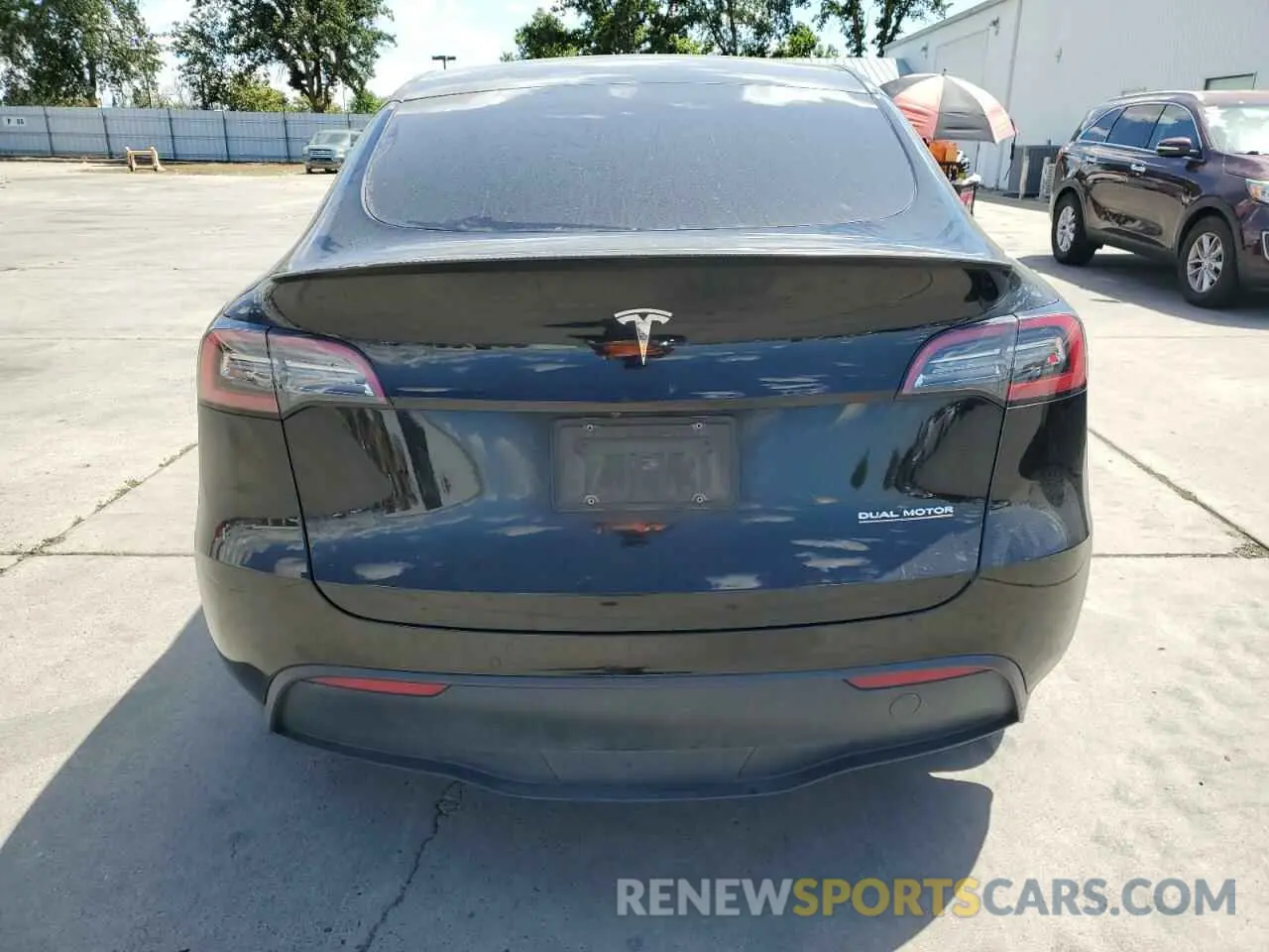 6 Photograph of a damaged car 7SAYGDEF5NF343708 TESLA MODEL Y 2022