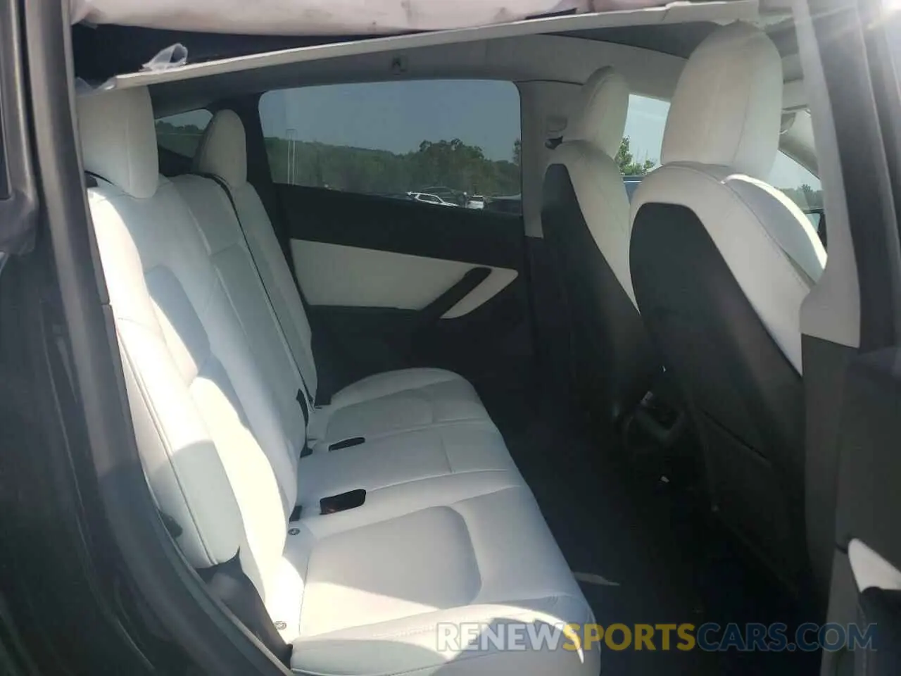 10 Photograph of a damaged car 7SAYGDEF5NF344292 TESLA MODEL Y 2022