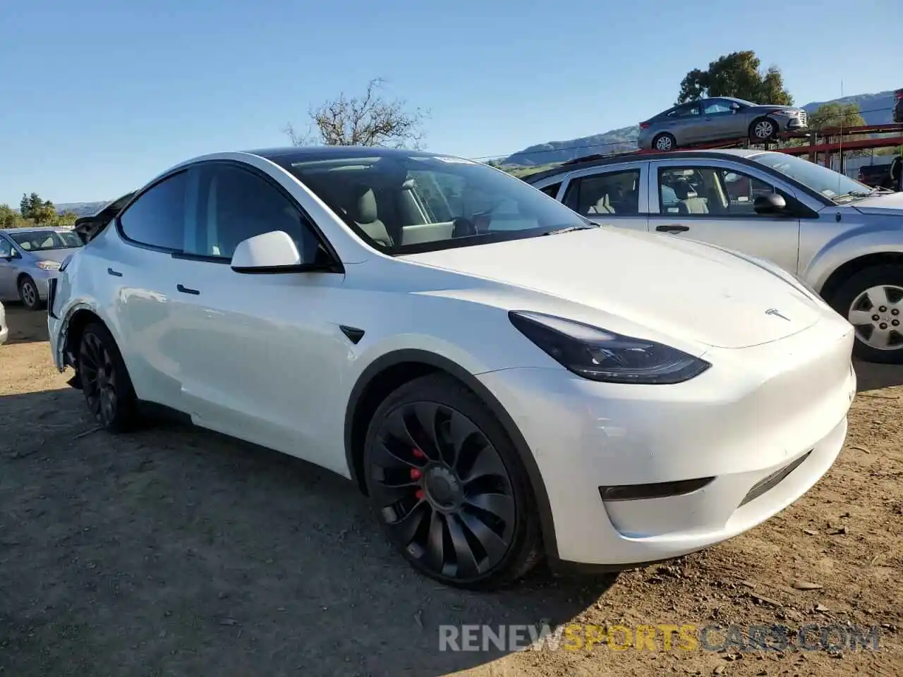 4 Photograph of a damaged car 7SAYGDEF5NF347922 TESLA MODEL Y 2022