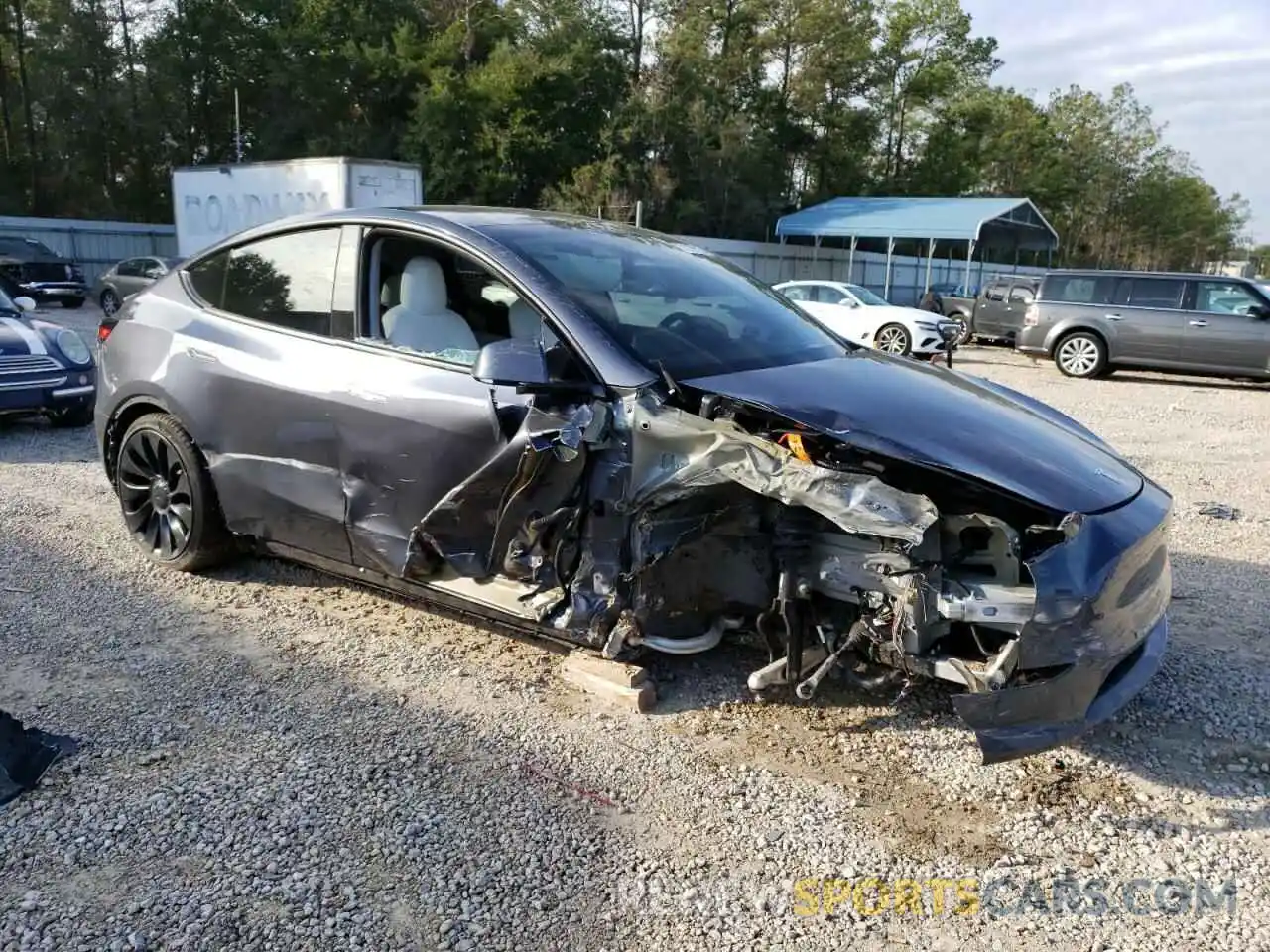 4 Photograph of a damaged car 7SAYGDEF5NF378264 TESLA MODEL Y 2022