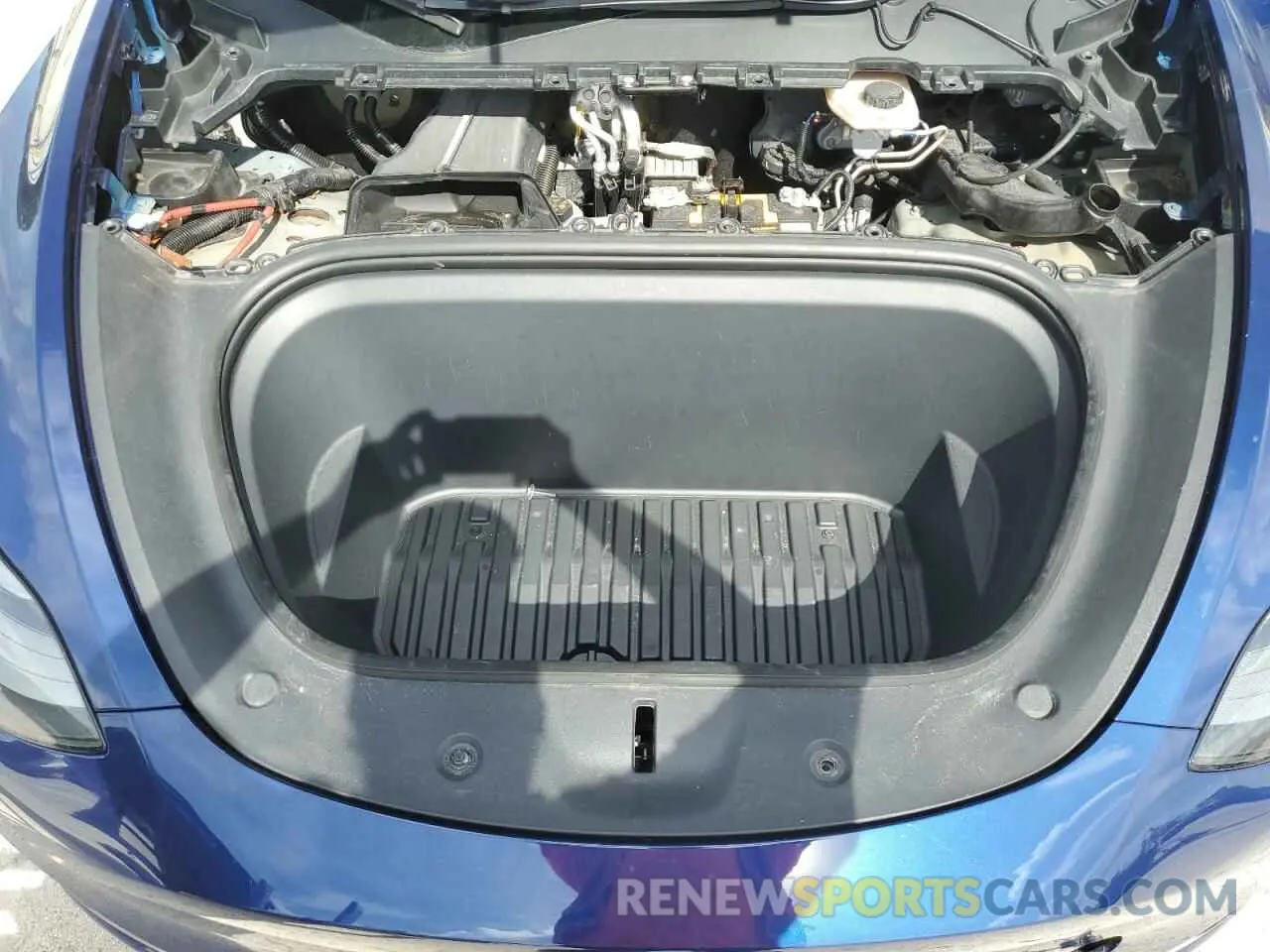 11 Photograph of a damaged car 7SAYGDEF5NF379110 TESLA MODEL Y 2022