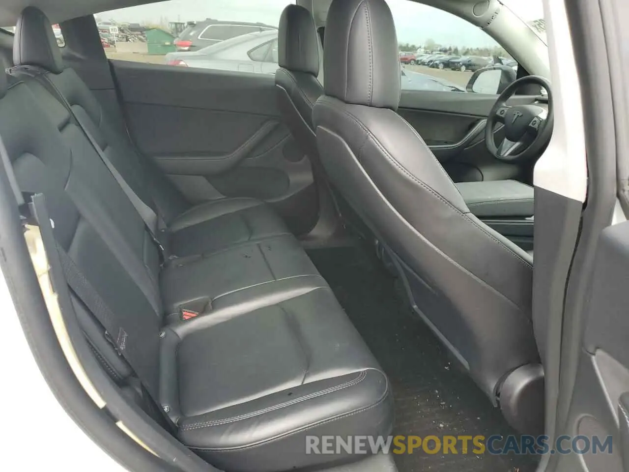 10 Photograph of a damaged car 7SAYGDEF5NF380905 TESLA MODEL Y 2022