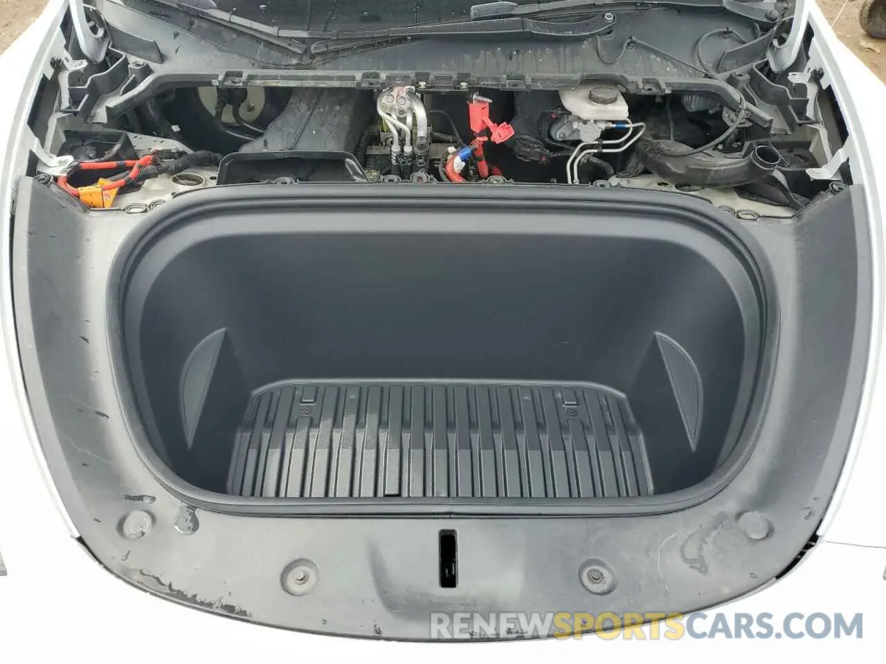 11 Photograph of a damaged car 7SAYGDEF5NF380905 TESLA MODEL Y 2022