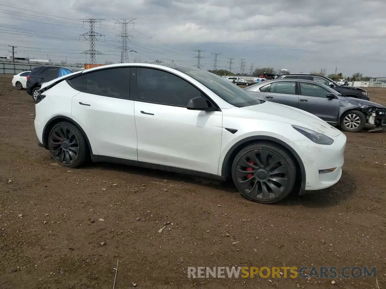 4 Photograph of a damaged car 7SAYGDEF5NF380905 TESLA MODEL Y 2022