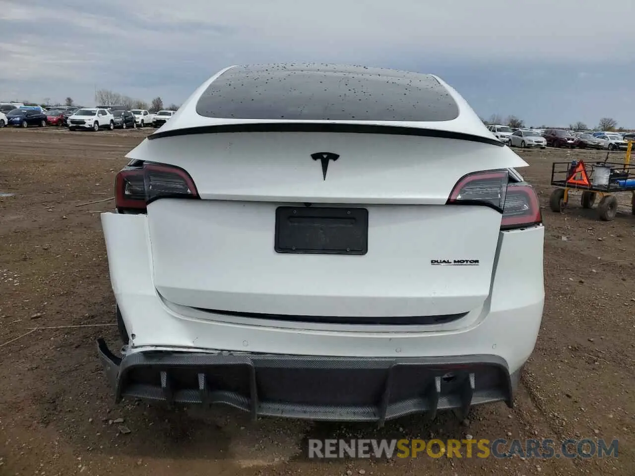 6 Photograph of a damaged car 7SAYGDEF5NF380905 TESLA MODEL Y 2022