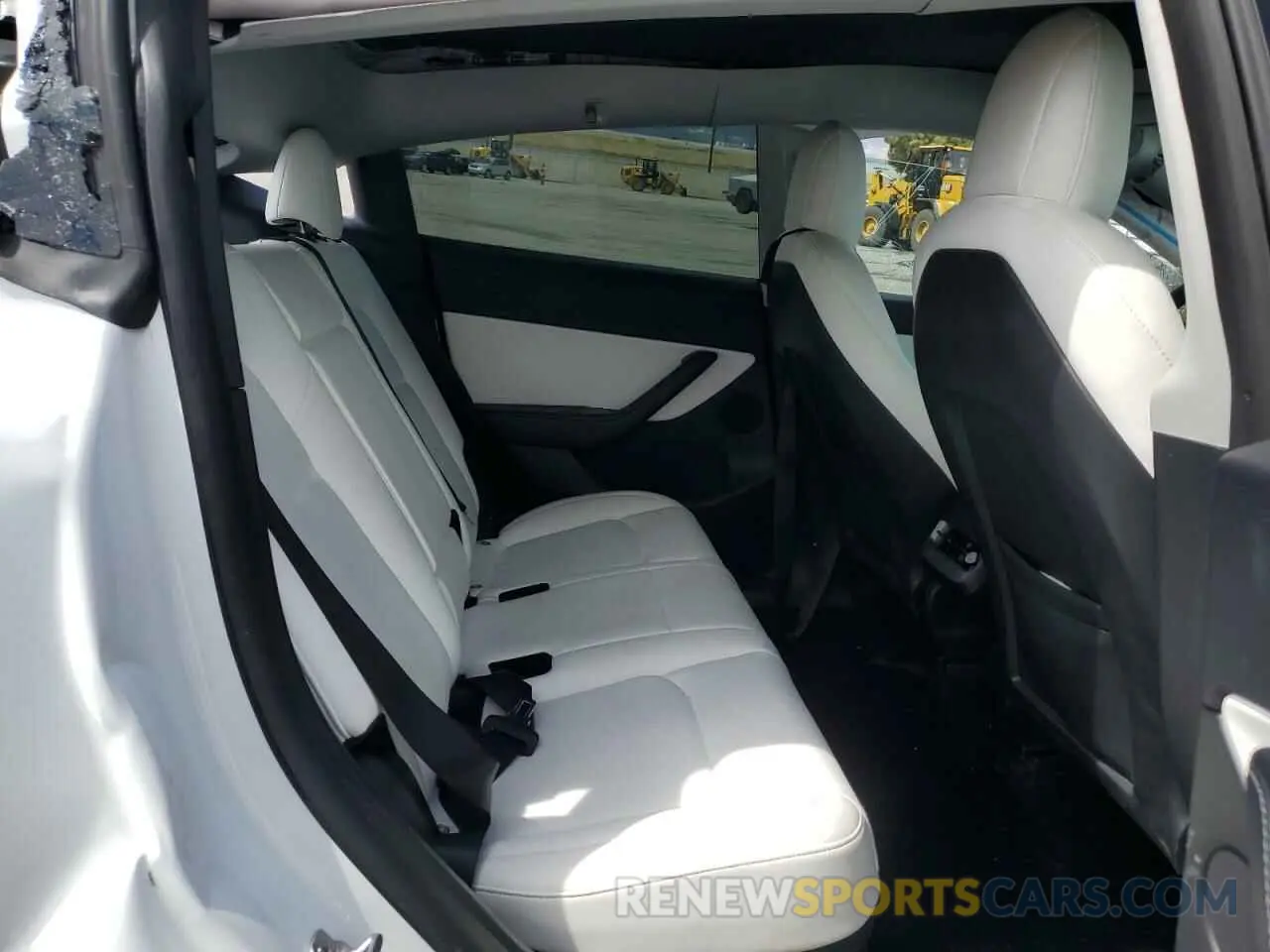 11 Photograph of a damaged car 7SAYGDEF5NF381195 TESLA MODEL Y 2022