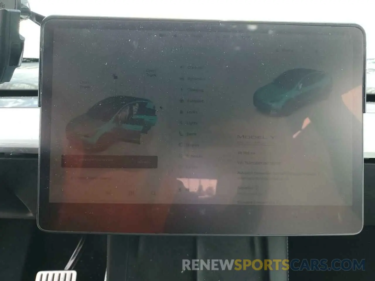 9 Photograph of a damaged car 7SAYGDEF5NF381195 TESLA MODEL Y 2022