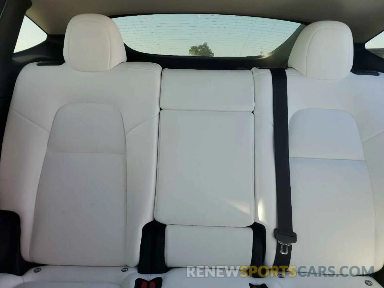 10 Photograph of a damaged car 7SAYGDEF5NF389815 TESLA MODEL Y 2022