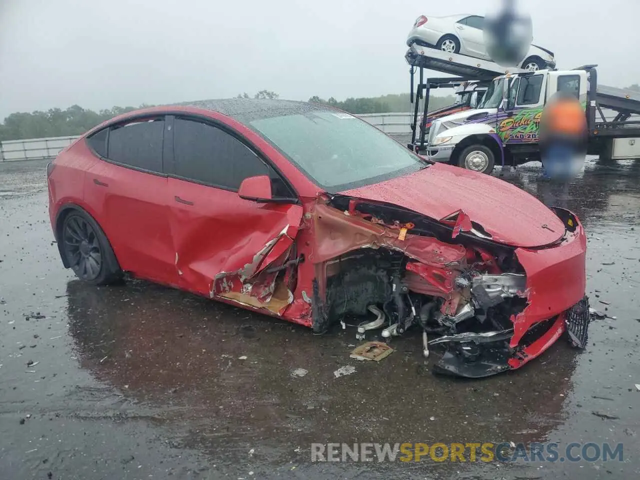 4 Photograph of a damaged car 7SAYGDEF5NF399938 TESLA MODEL Y 2022