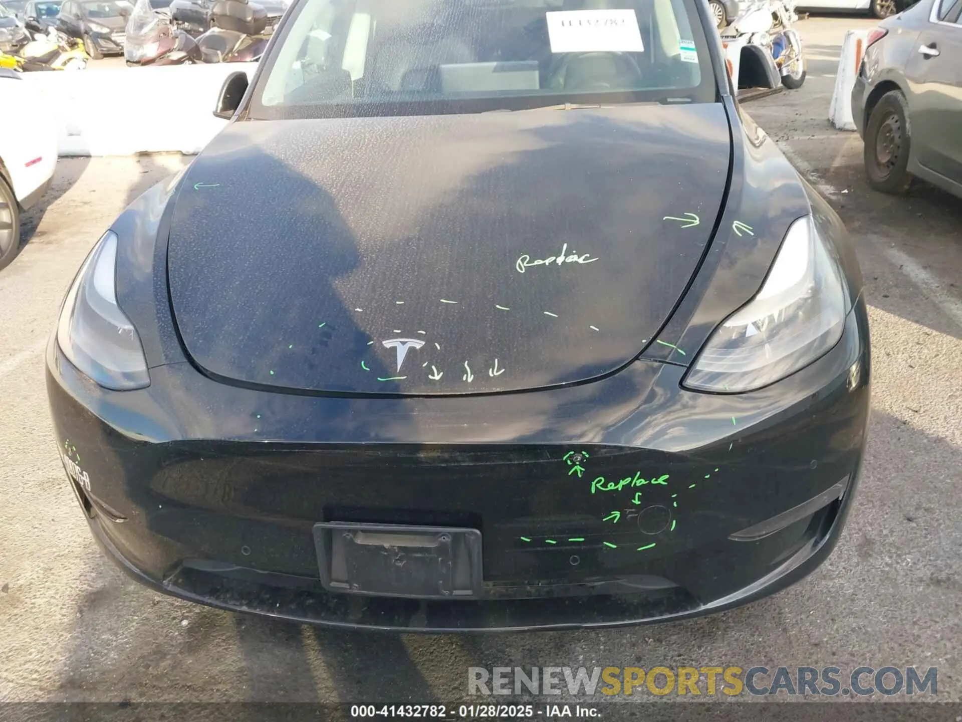 10 Photograph of a damaged car 7SAYGDEF5NF407763 TESLA MODEL Y 2022