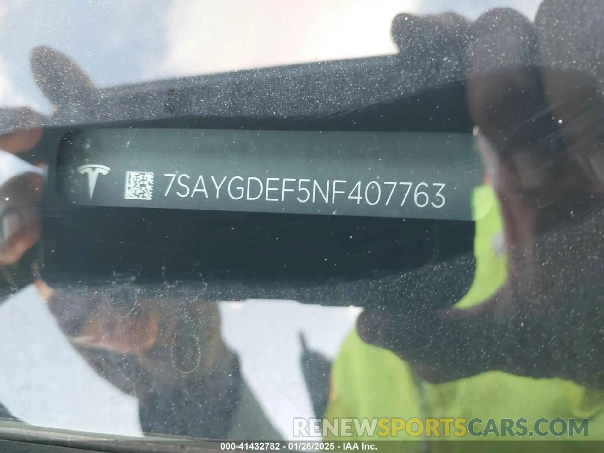 9 Photograph of a damaged car 7SAYGDEF5NF407763 TESLA MODEL Y 2022
