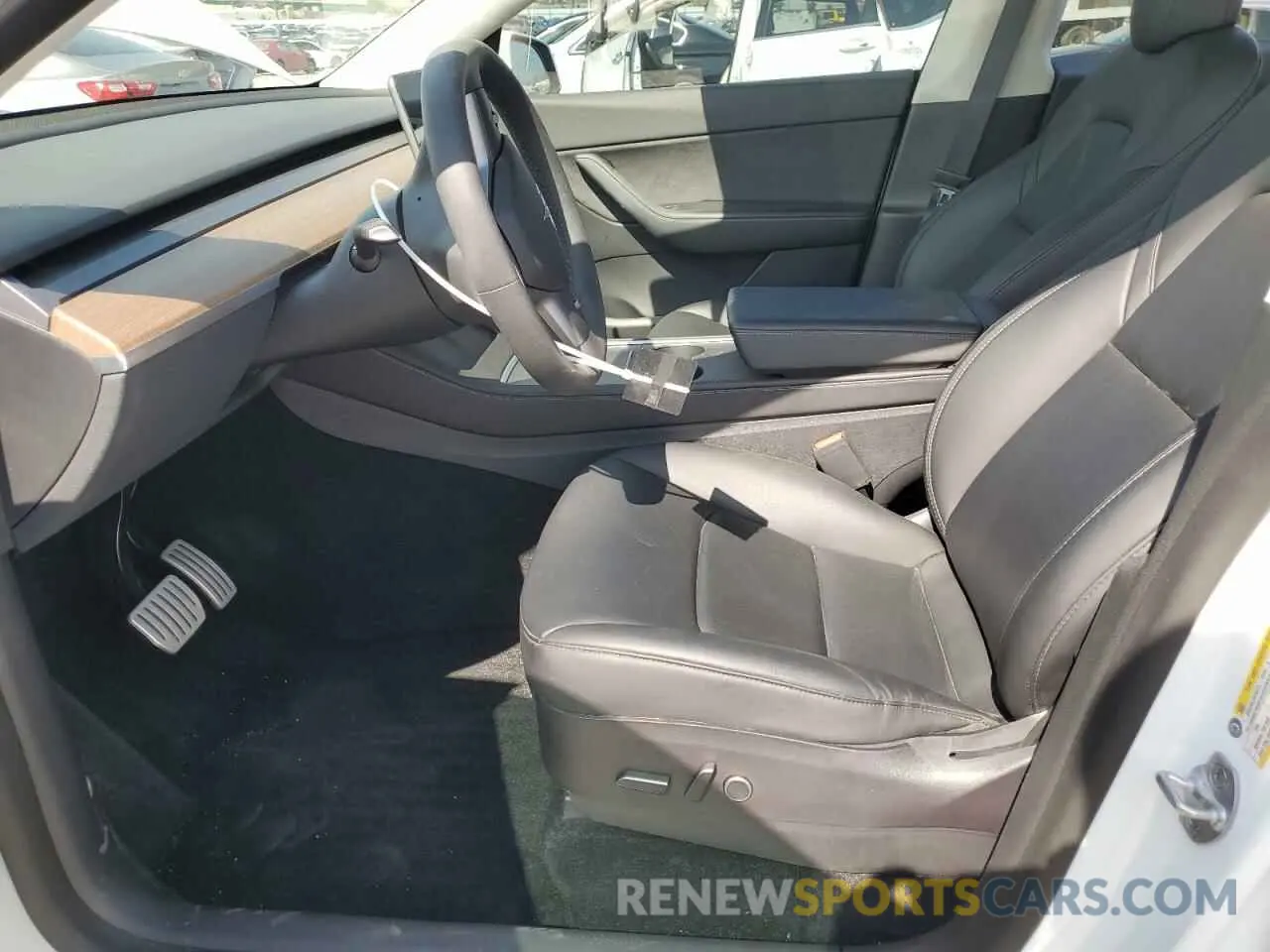 7 Photograph of a damaged car 7SAYGDEF5NF456543 TESLA MODEL Y 2022