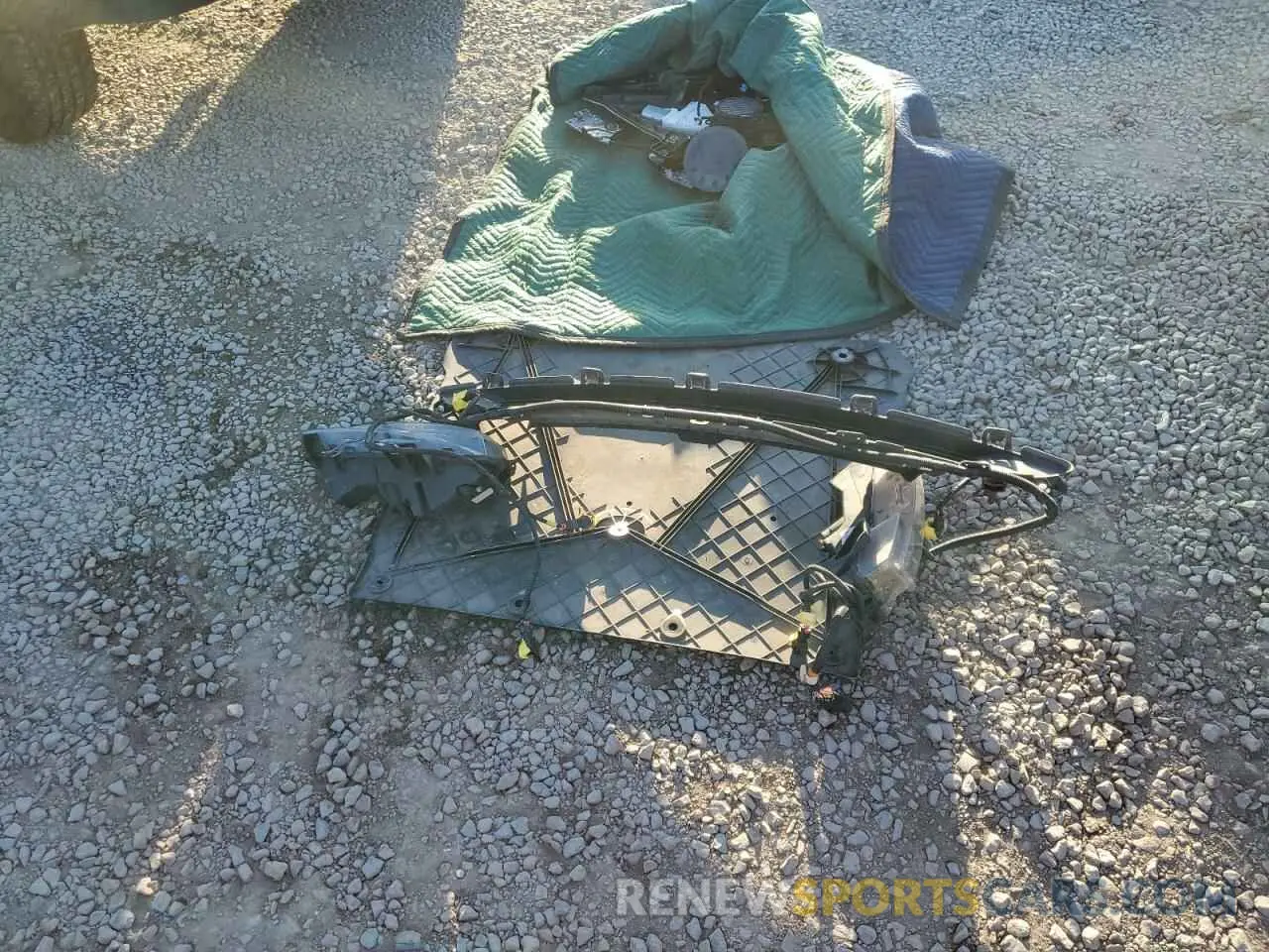 14 Photograph of a damaged car 7SAYGDEF5NF493186 TESLA MODEL Y 2022