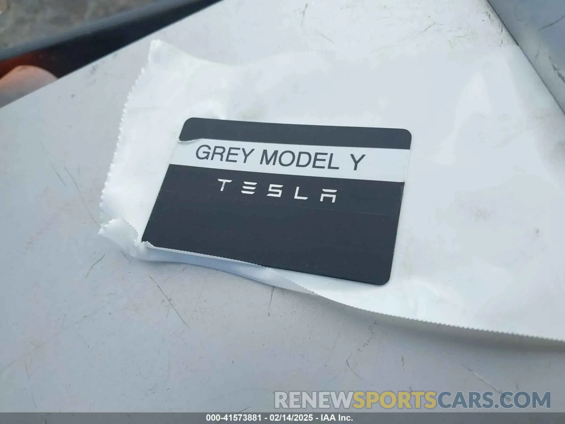 11 Photograph of a damaged car 7SAYGDEF5NF494600 TESLA MODEL Y 2022