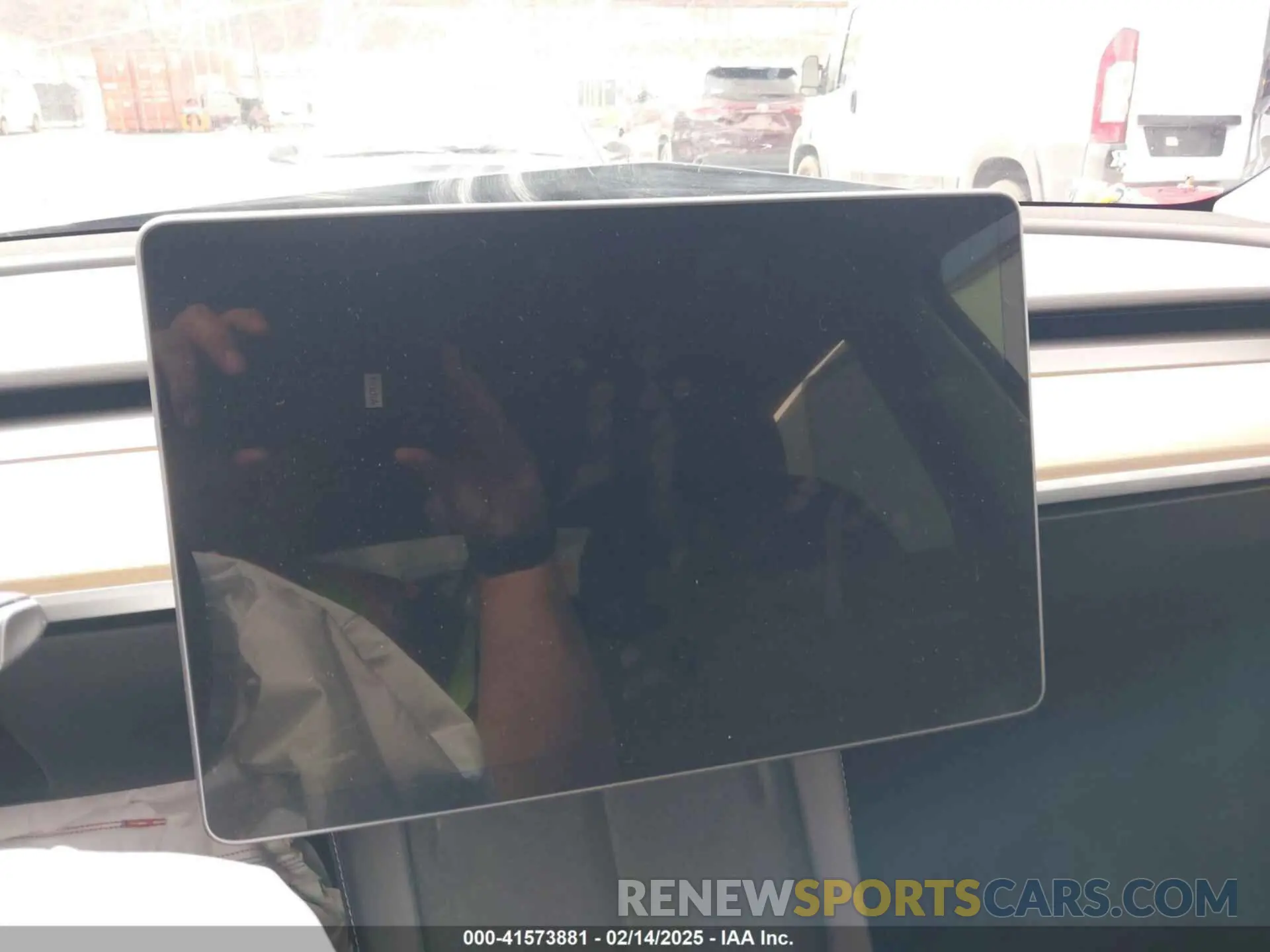 17 Photograph of a damaged car 7SAYGDEF5NF494600 TESLA MODEL Y 2022