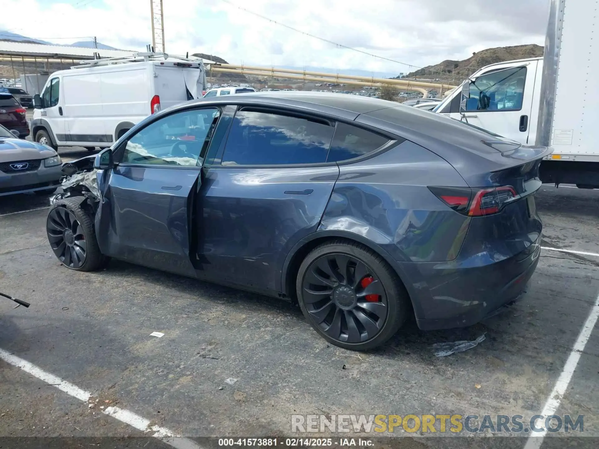 3 Photograph of a damaged car 7SAYGDEF5NF494600 TESLA MODEL Y 2022