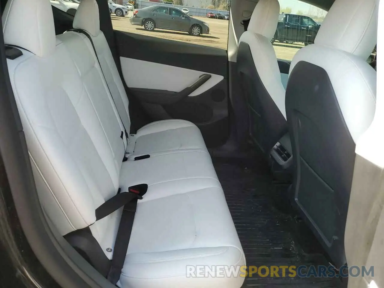 10 Photograph of a damaged car 7SAYGDEF5NF515610 TESLA MODEL Y 2022