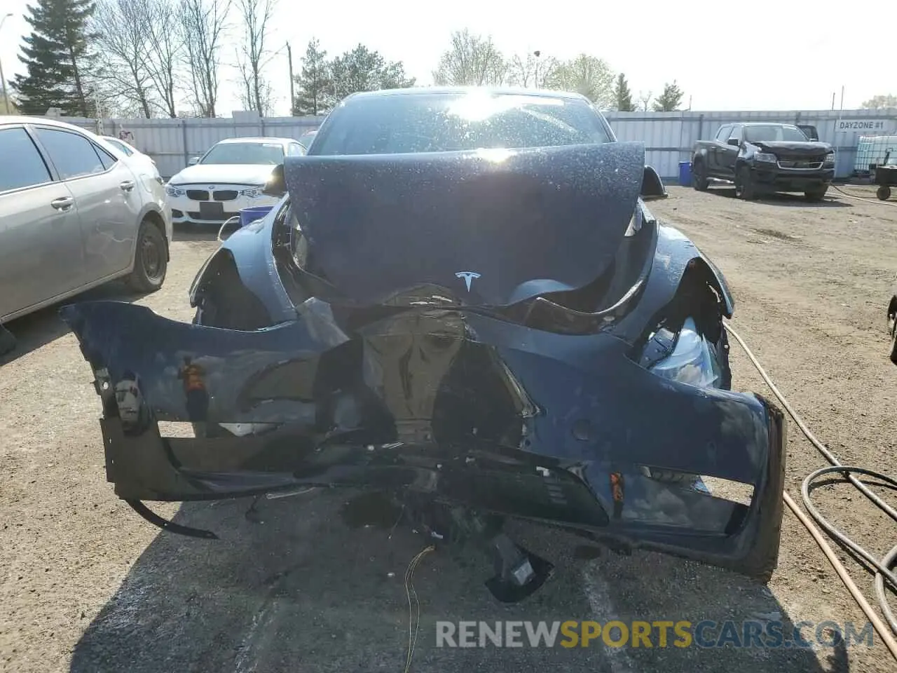 5 Photograph of a damaged car 7SAYGDEF5NF515610 TESLA MODEL Y 2022