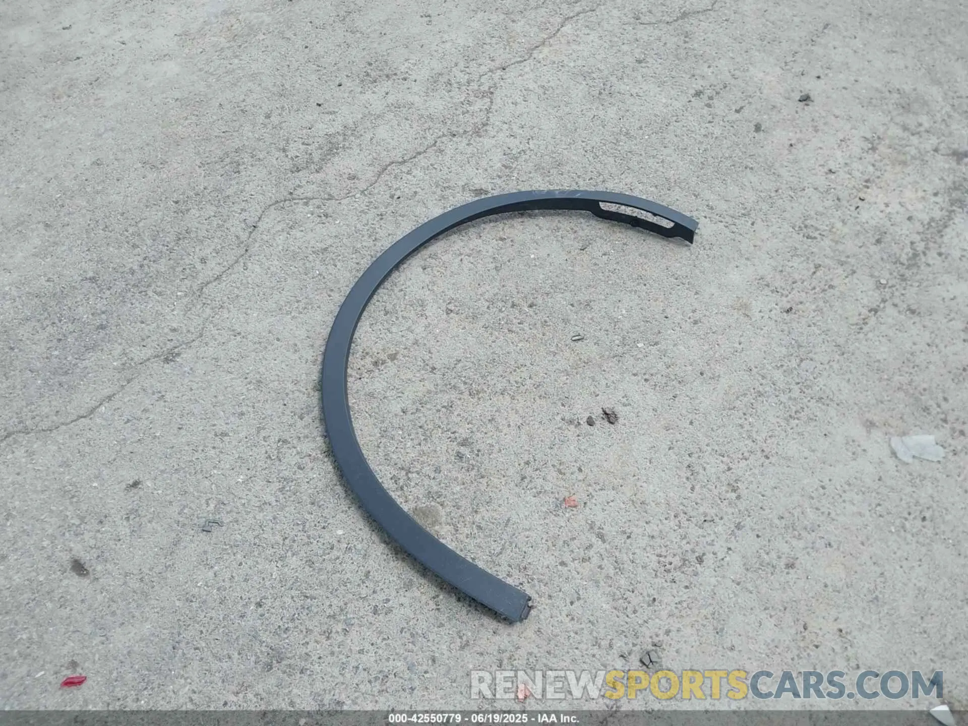 12 Photograph of a damaged car 7SAYGDEF5NF534867 TESLA MODEL Y 2022