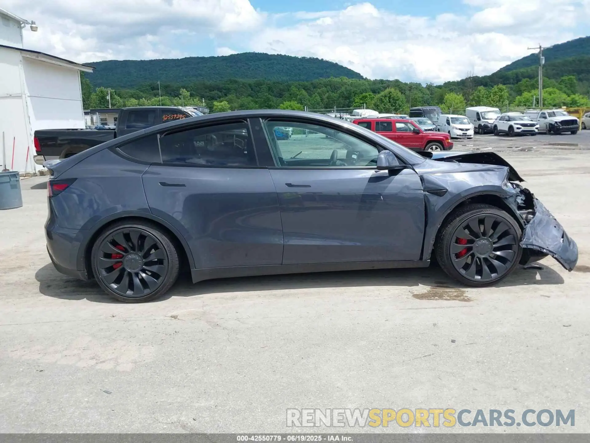 14 Photograph of a damaged car 7SAYGDEF5NF534867 TESLA MODEL Y 2022