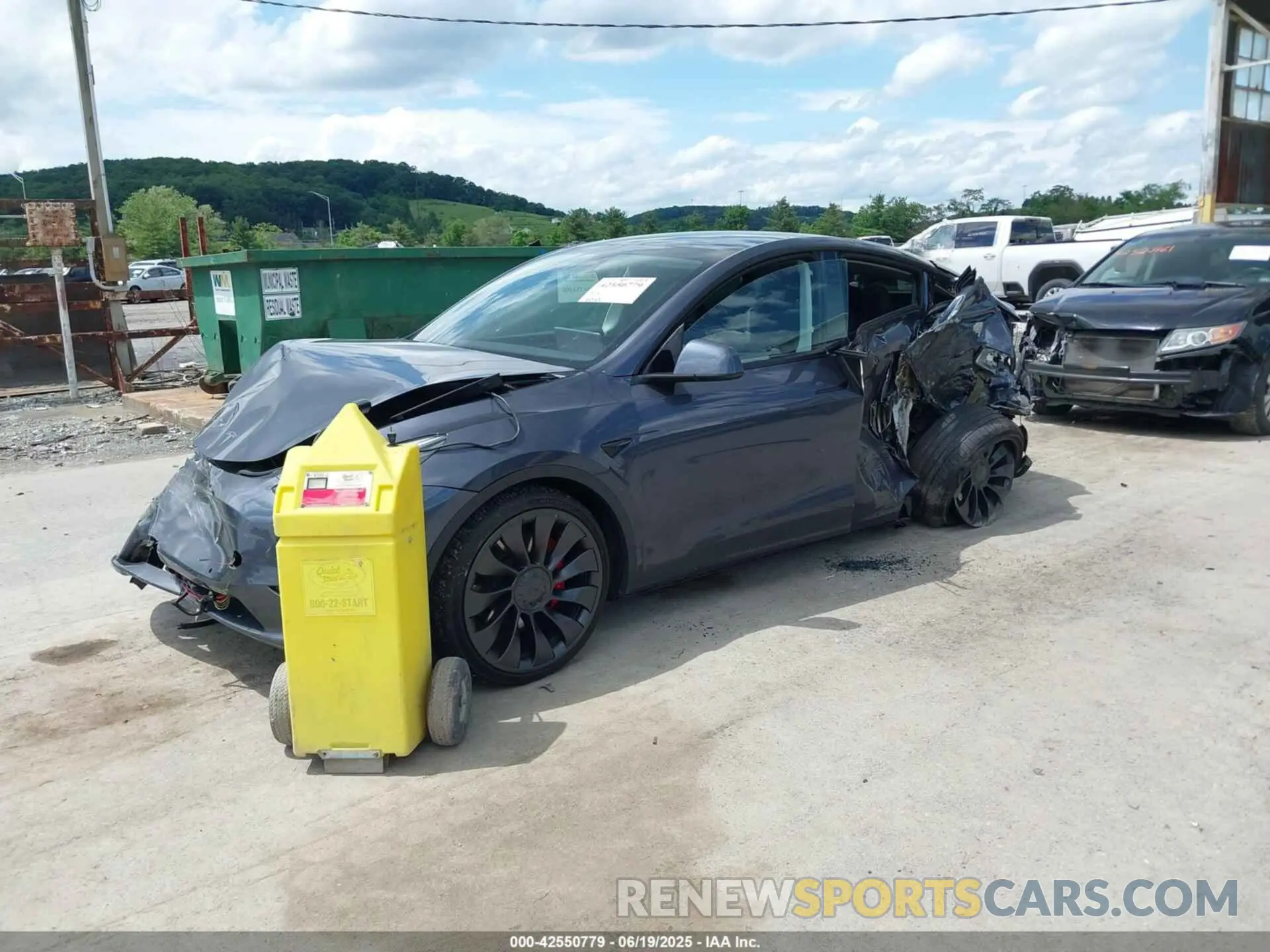 2 Photograph of a damaged car 7SAYGDEF5NF534867 TESLA MODEL Y 2022