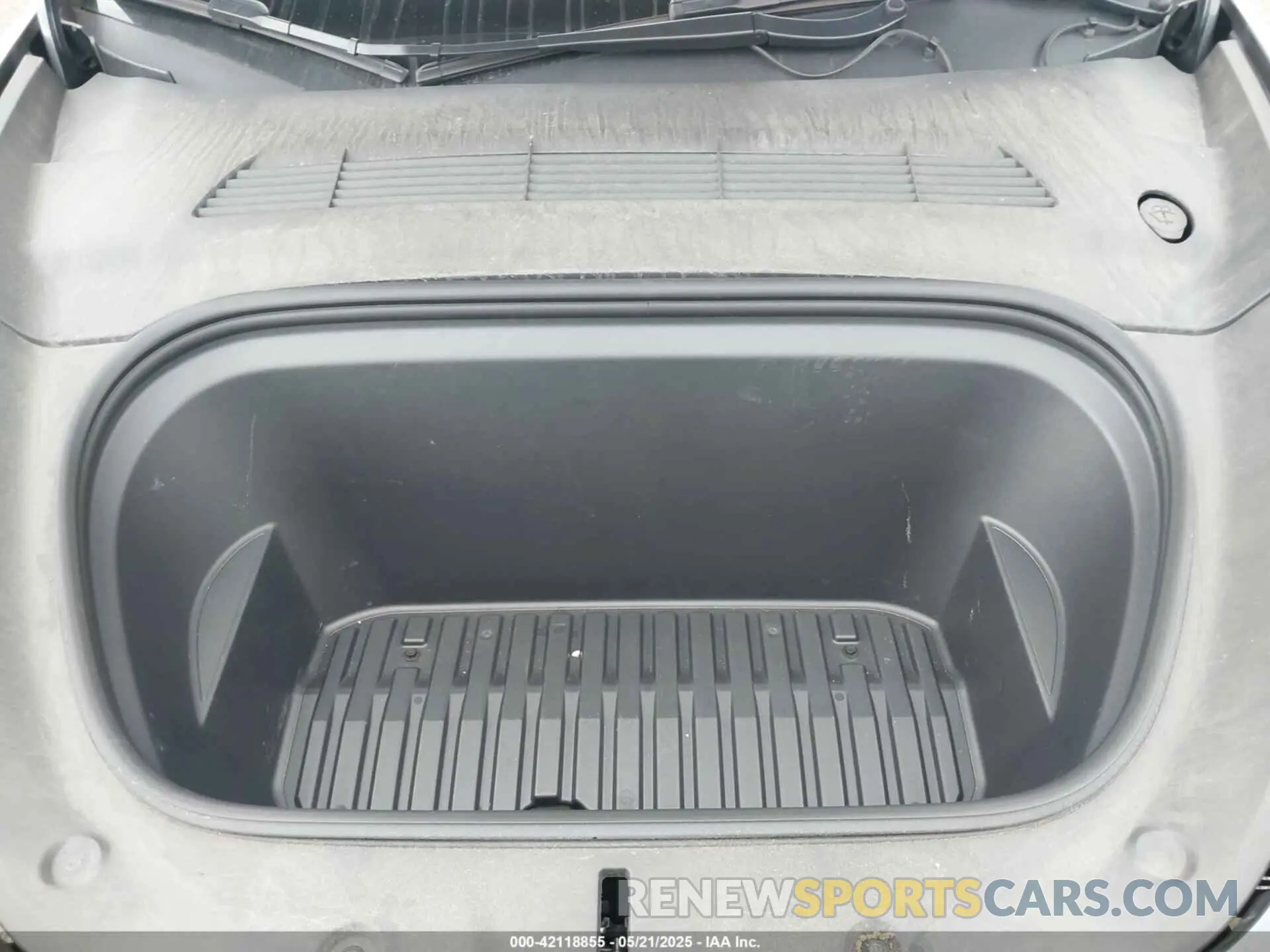 10 Photograph of a damaged car 7SAYGDEF5NF544542 TESLA MODEL Y 2022