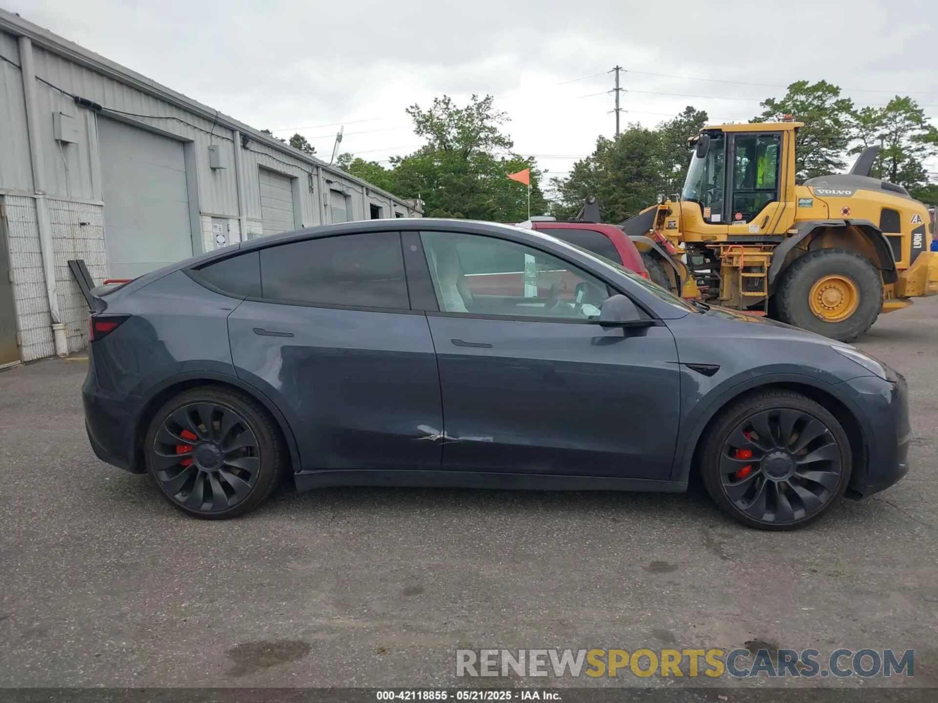 13 Photograph of a damaged car 7SAYGDEF5NF544542 TESLA MODEL Y 2022
