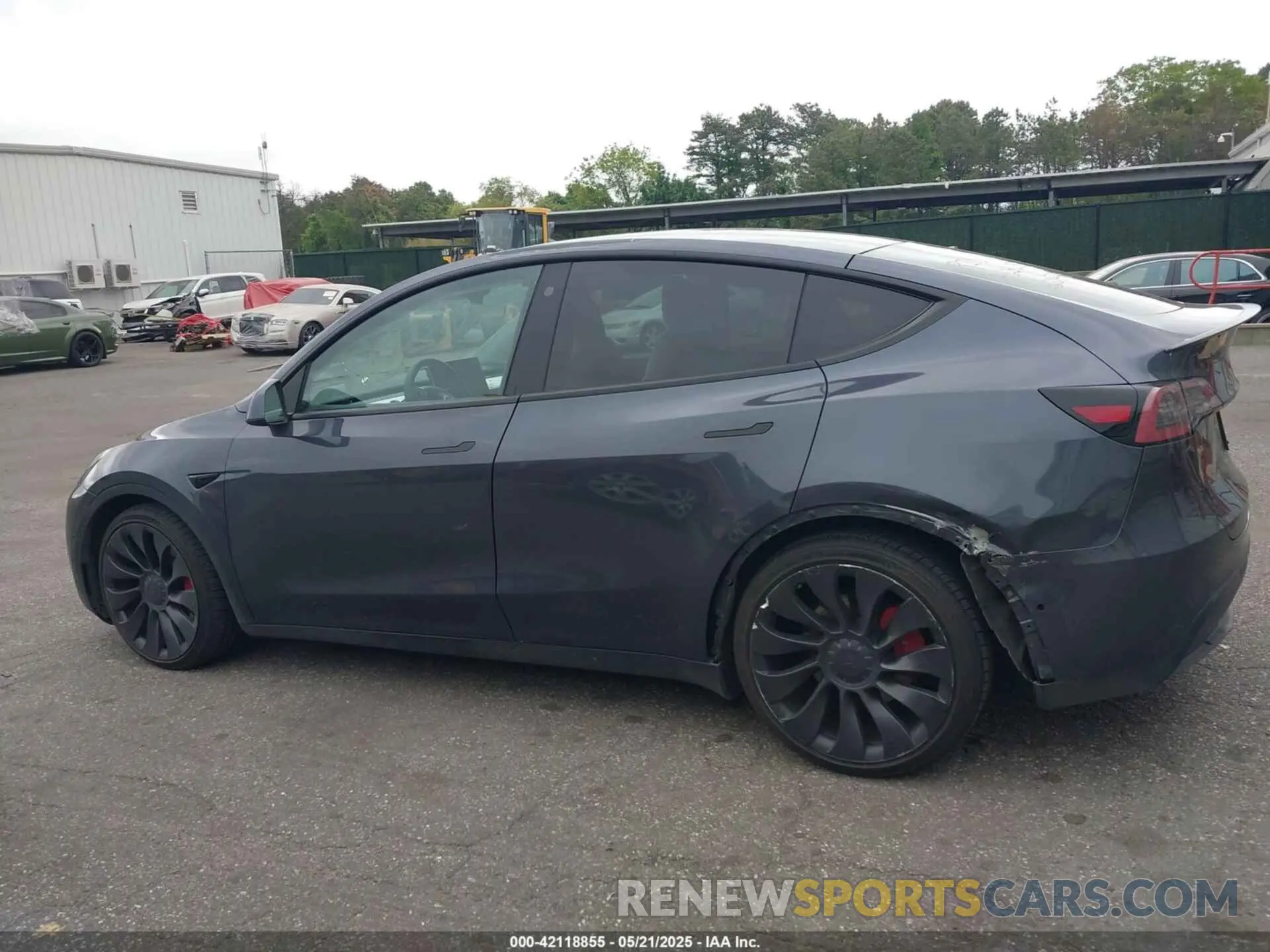 14 Photograph of a damaged car 7SAYGDEF5NF544542 TESLA MODEL Y 2022