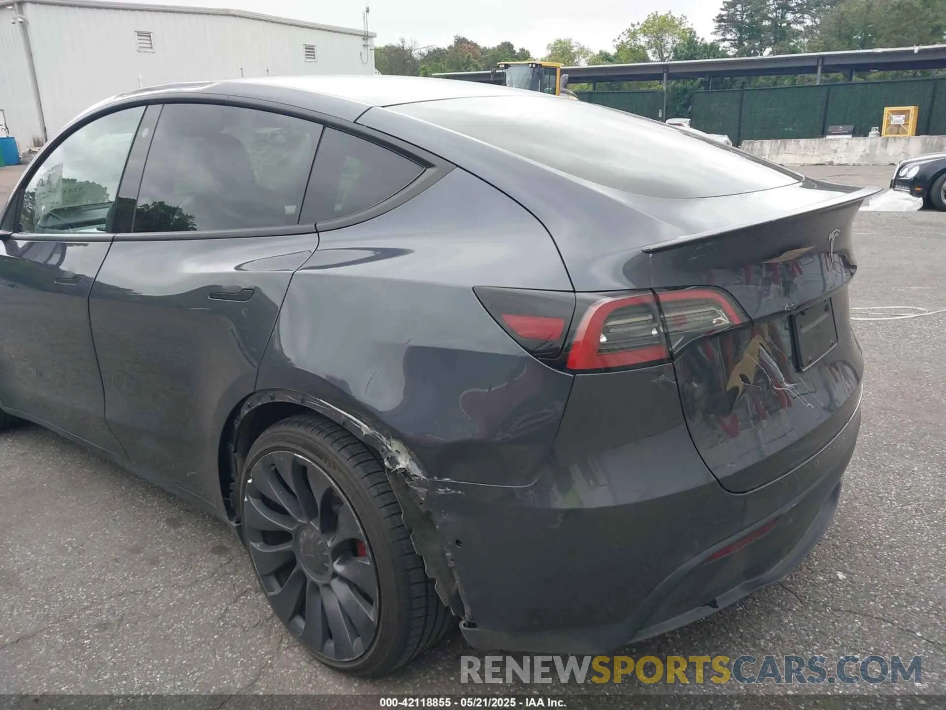 6 Photograph of a damaged car 7SAYGDEF5NF544542 TESLA MODEL Y 2022