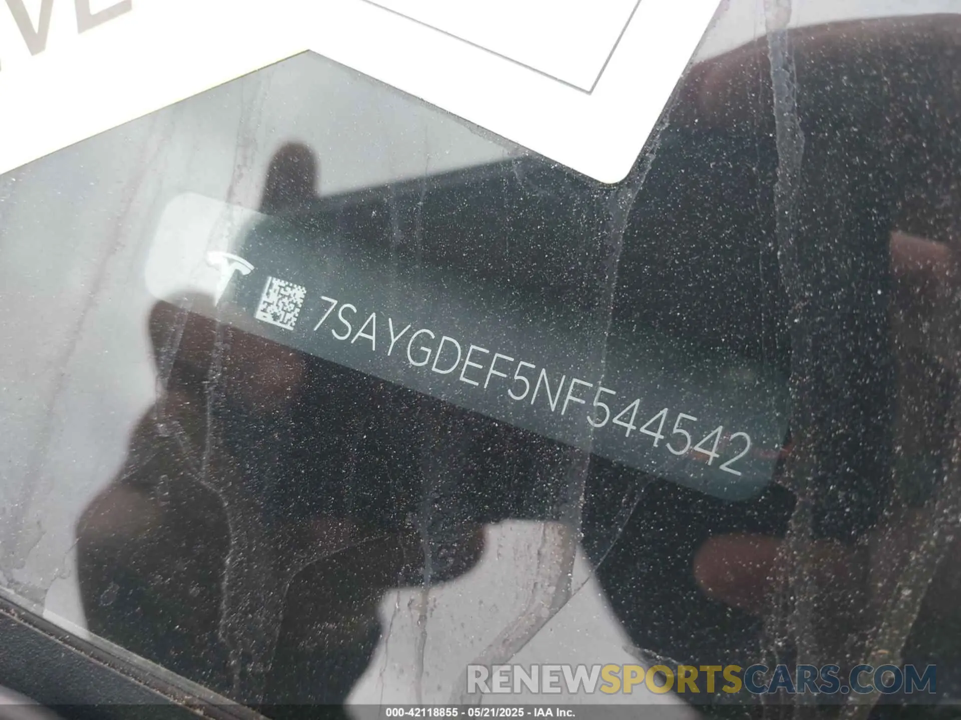 9 Photograph of a damaged car 7SAYGDEF5NF544542 TESLA MODEL Y 2022