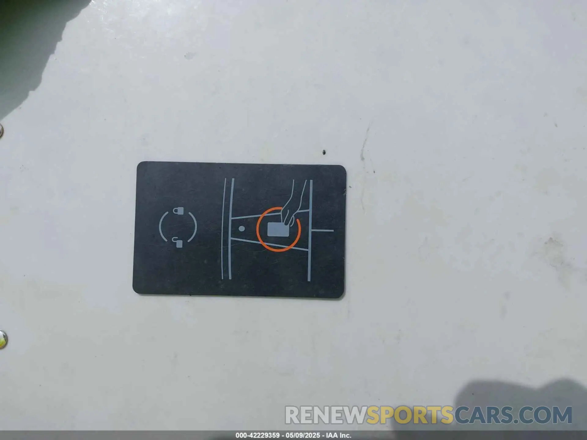 11 Photograph of a damaged car 7SAYGDEF5NF546680 TESLA MODEL Y 2022