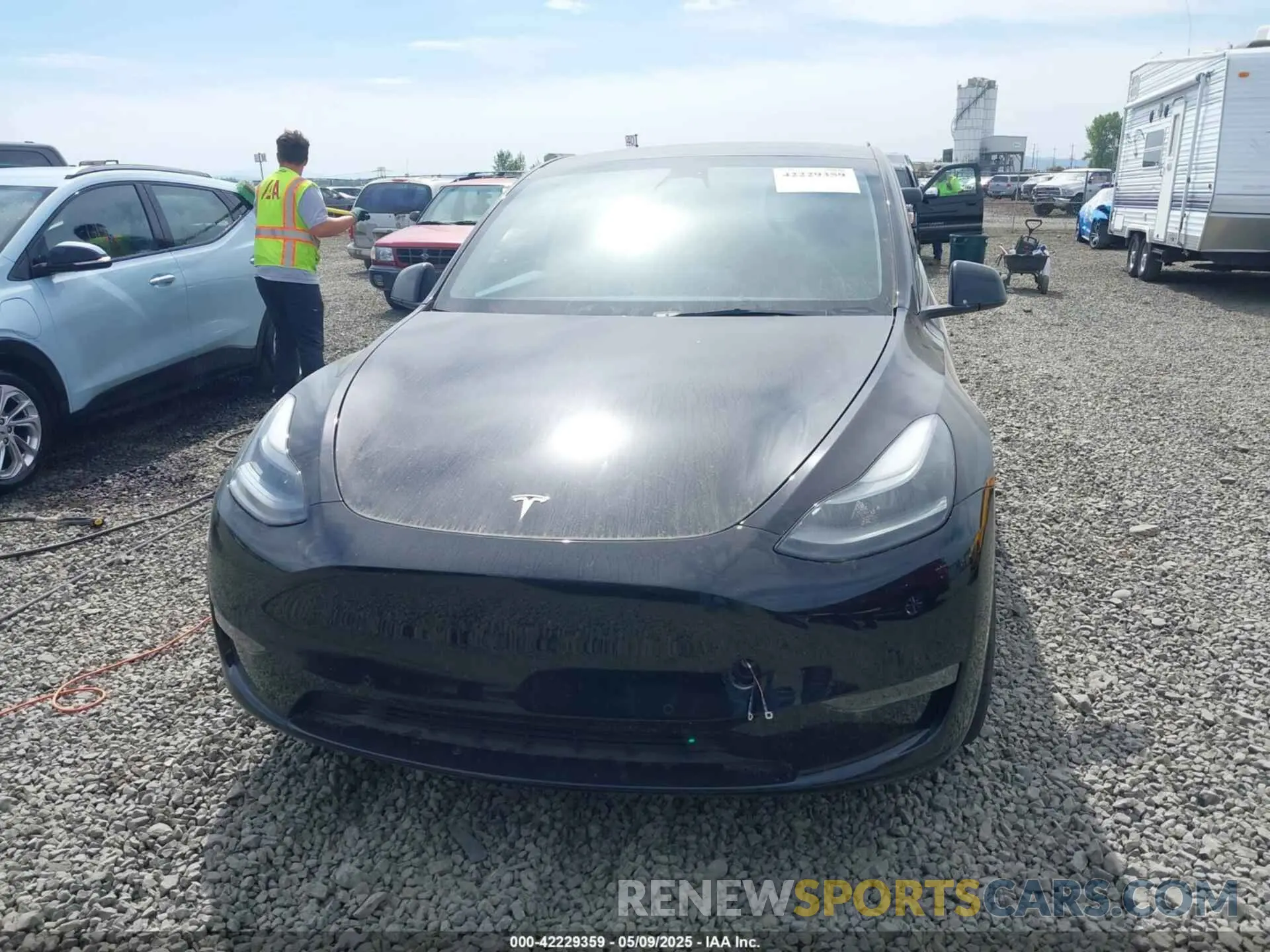 12 Photograph of a damaged car 7SAYGDEF5NF546680 TESLA MODEL Y 2022