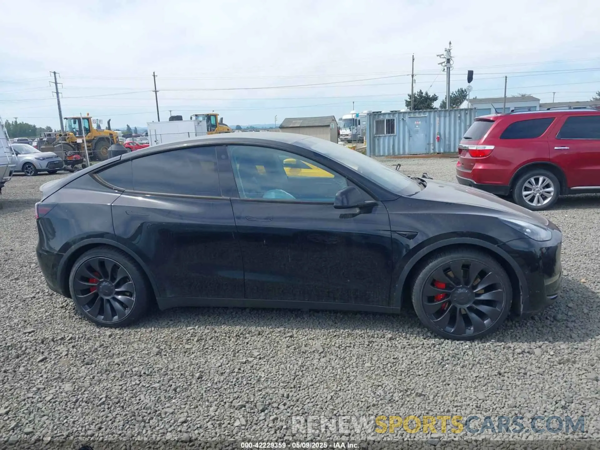 13 Photograph of a damaged car 7SAYGDEF5NF546680 TESLA MODEL Y 2022